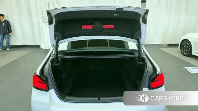 BMW 5 Series (G30) id 3493822 из Кореи 11