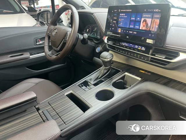 Toyota Grevia id 4261113 из Китая 11