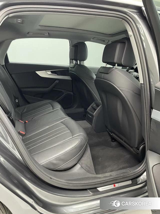 Audi A4L id 4297248 из Китая 11