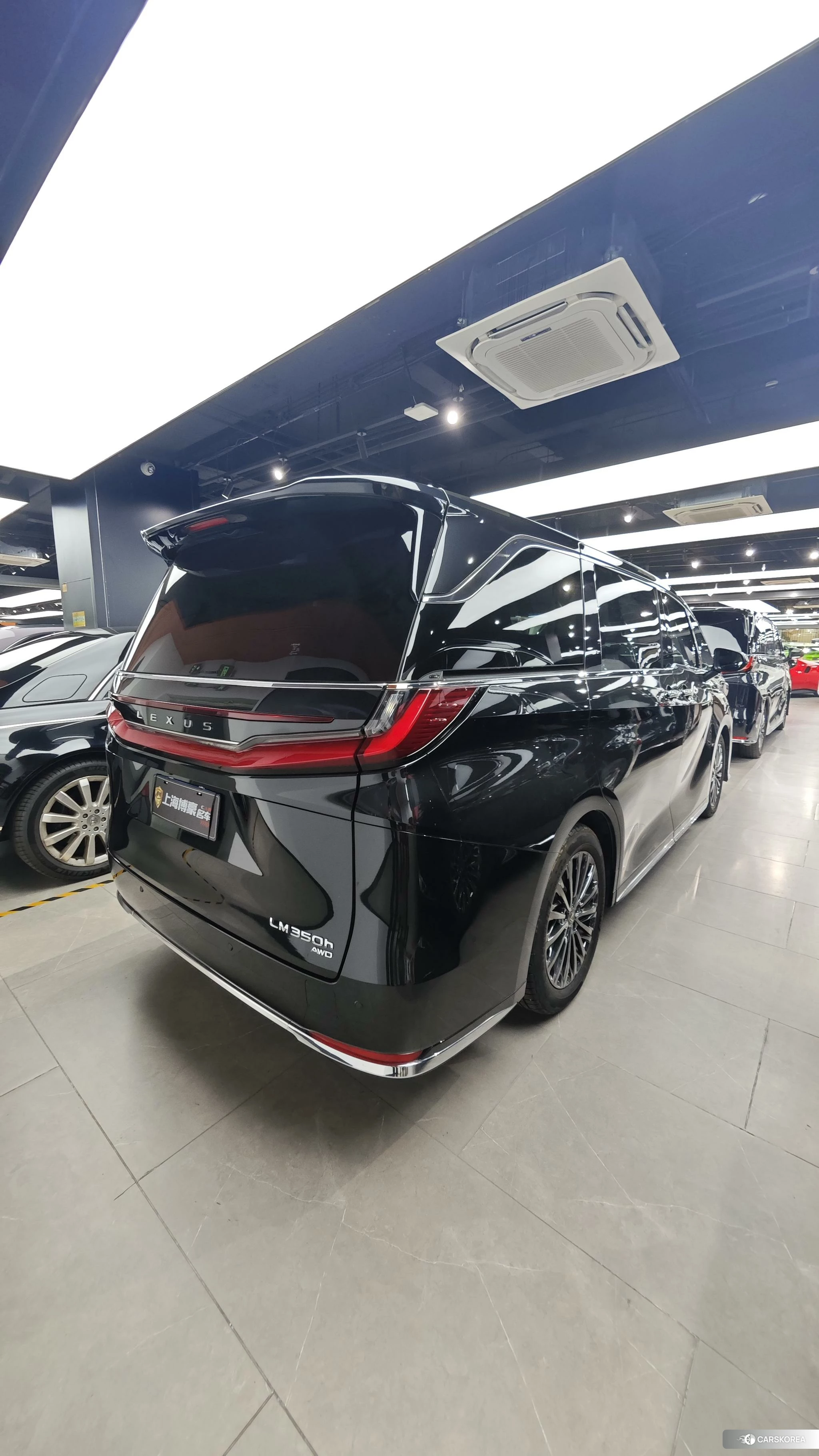 Lexus LM id 4454368 из Китая 11