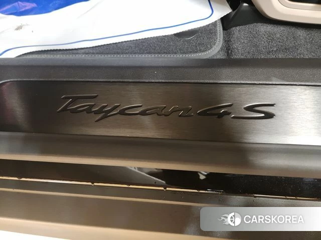 Porsche Taycan id 3786040 из Кореи 11