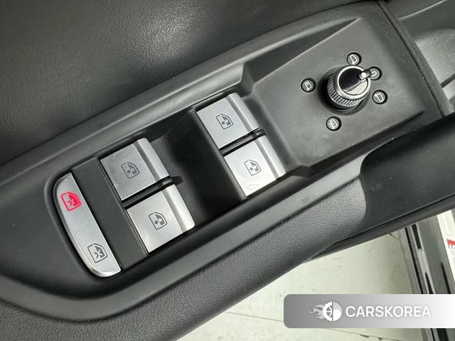 Audi Q5L id 4290468 из Китая 11