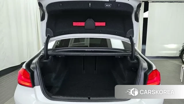 BMW 5 Series (G30) id 3403165 из Кореи 11