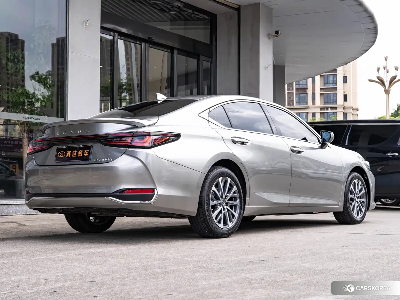 Lexus ES id 4570798 из Китая 11