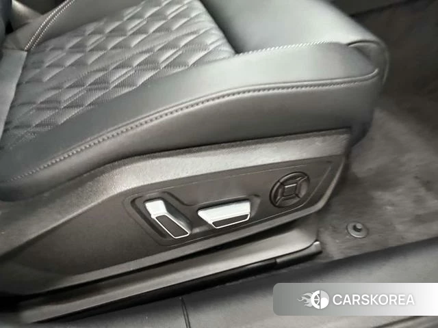 Audi A6L id 4367516 из Китая 11