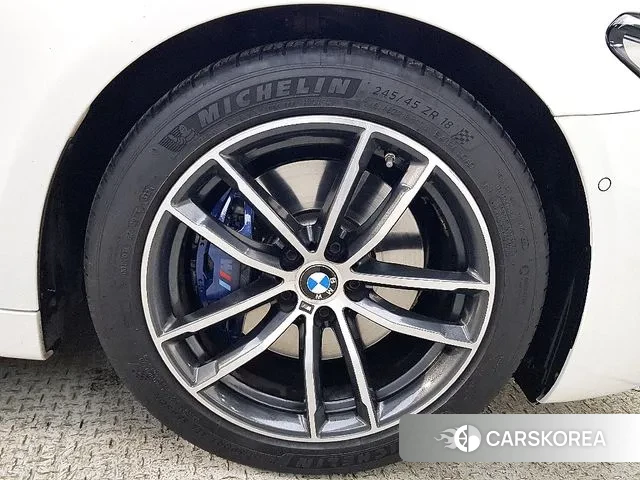 BMW 5 Series (G30) id 3697563 из Кореи 11