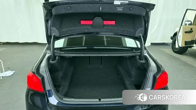 BMW 5 Series (G30) id 3479612 из Кореи 11