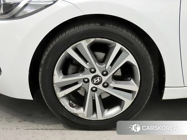 Hyundai Avante AD id 3861626 из Кореи 11