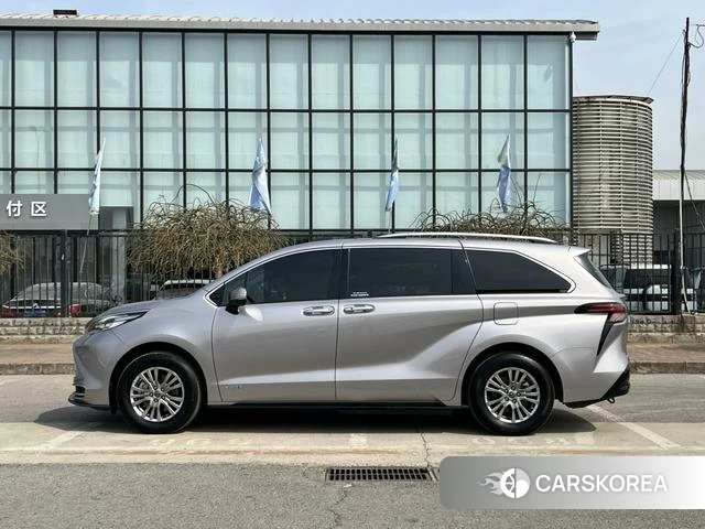 Toyota Saina id 4278822 из Китая 11