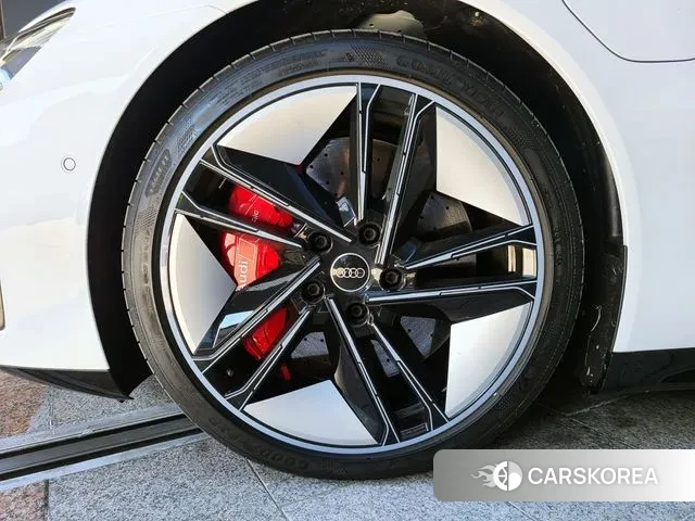 Audi RS e-Tron GT id 3316493 из Кореи 11