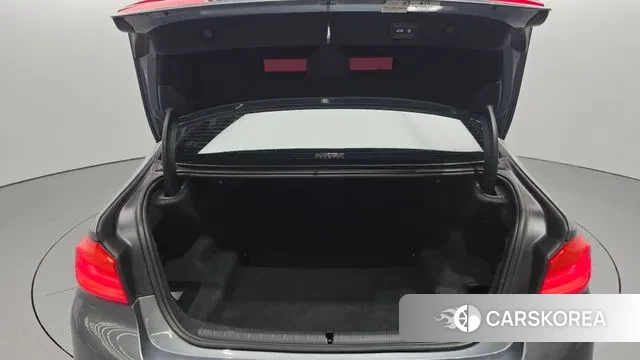 BMW 5 Series (G30) id 3275702 из Кореи 11