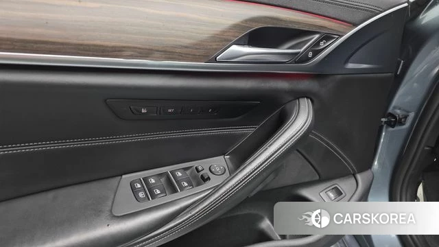 BMW 5 Series (G30) id 4751345 из Кореи 11