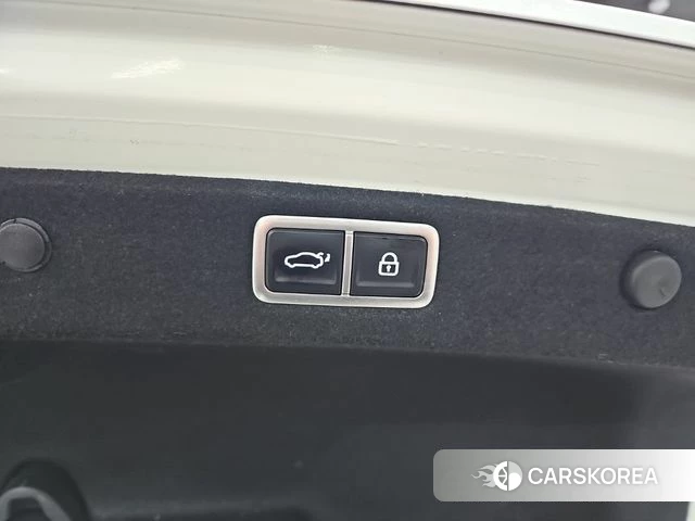 Hyundai Grandeur (GN7) id 3856450 из Кореи 11