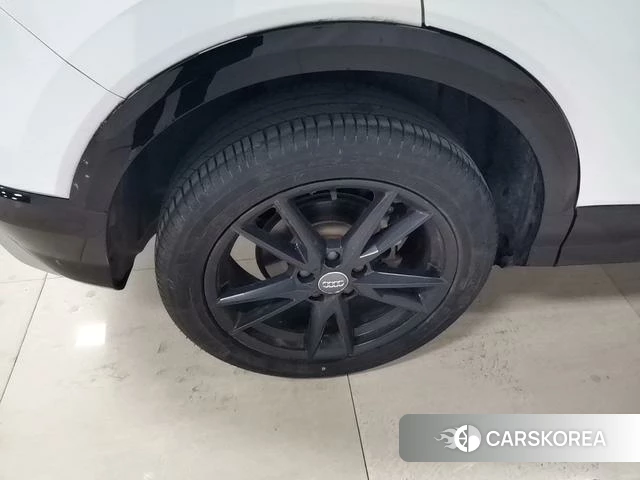 Audi Q2L id 4297789 из Китая 11