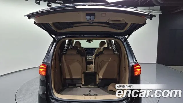 Kia The New Carnival id 2648235 из Кореи 11