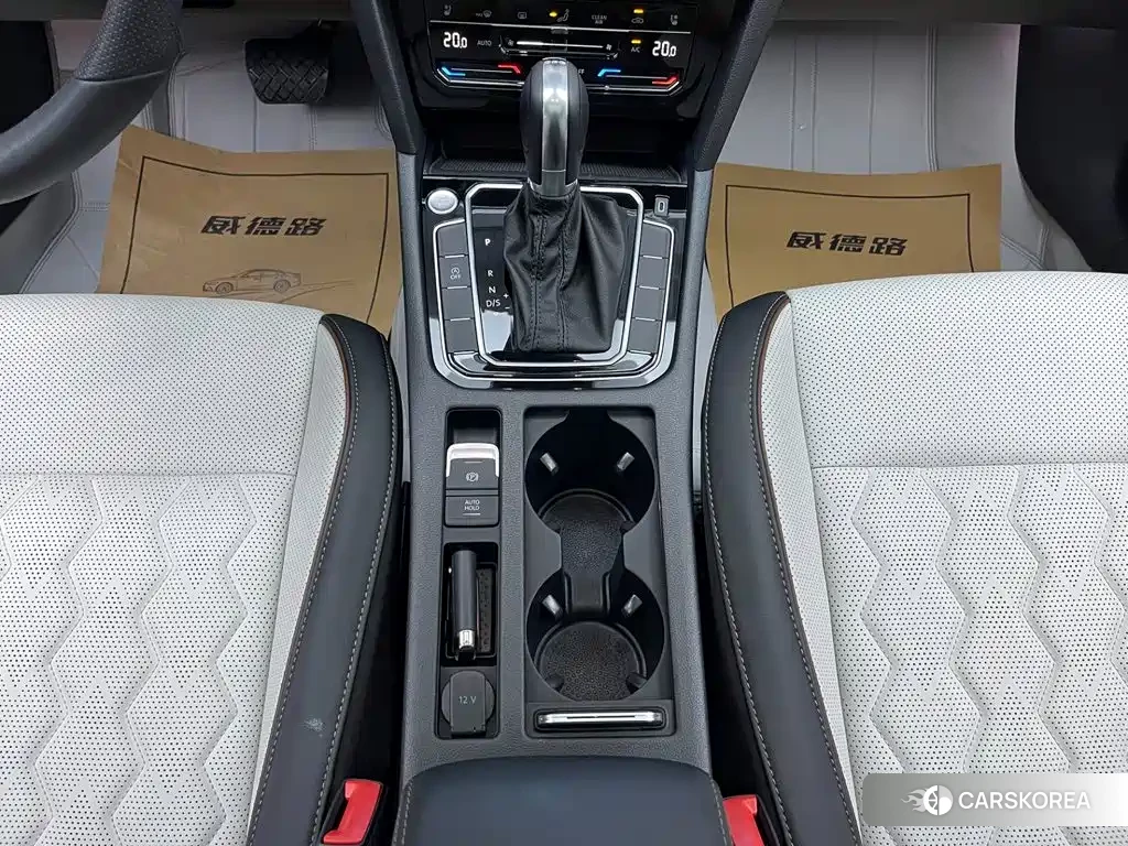 Volkswagen Magotan id 4680442 из Китая 11
