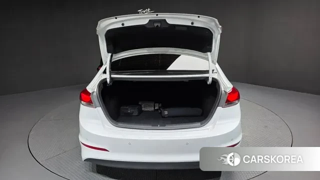 Hyundai Avante AD id 3396925 из Кореи 11