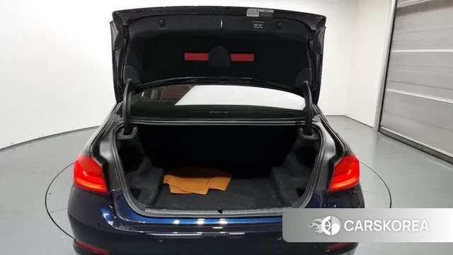 BMW 5 Series (G30) id 2976611 из Кореи 11