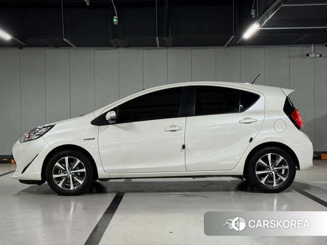 Toyota Prius C id 4363127 из Кореи 11