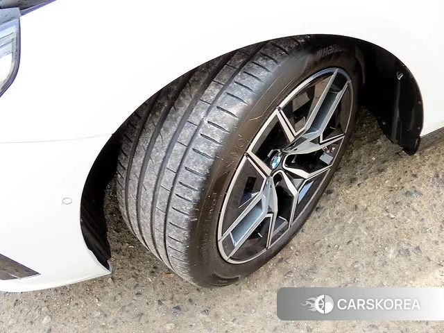 BMW 5 Series (G60) id 3733210 из Кореи 11