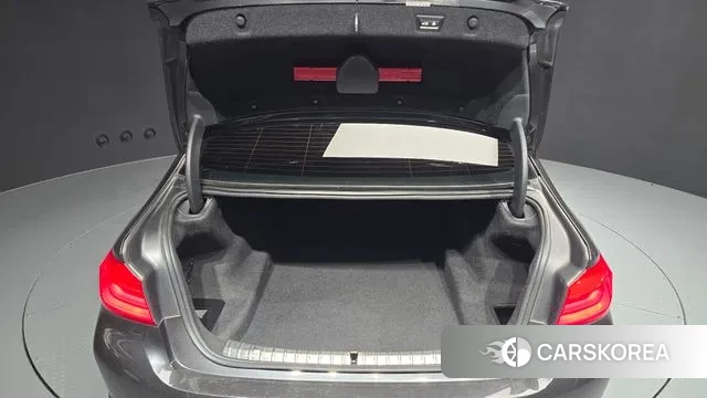 BMW 5 Series (G30) id 3039240 из Кореи 11