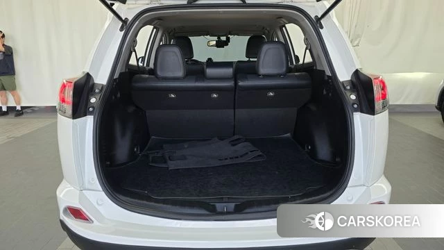 Toyota RAV4 id 4689343 из Кореи 11