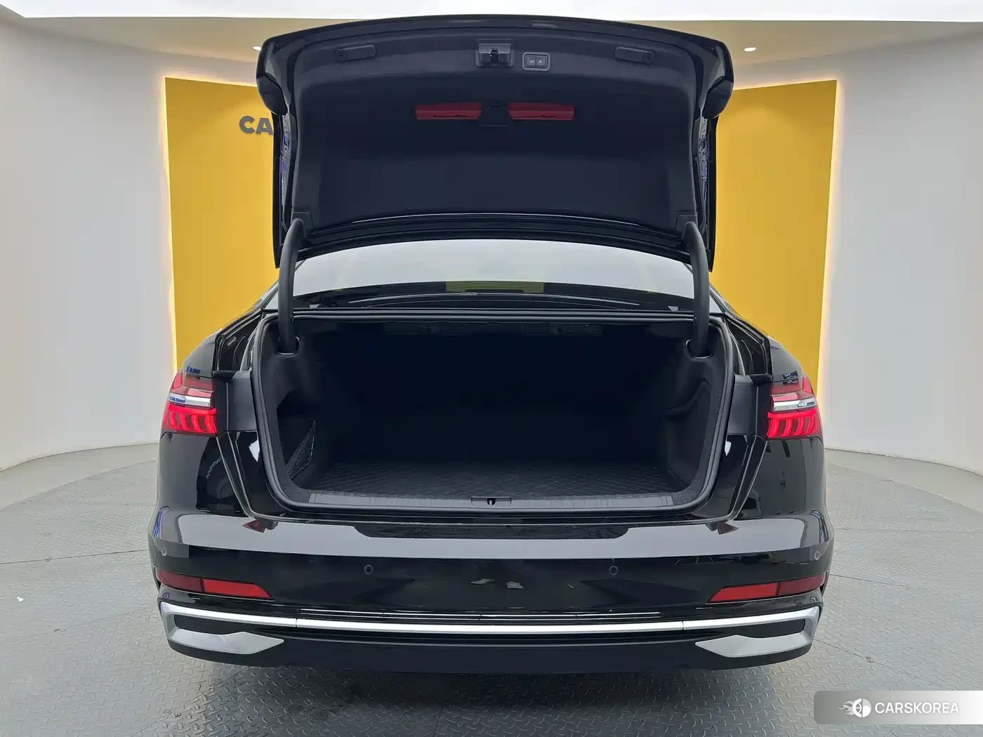 Audi A6L id 4680736 из Китая 11