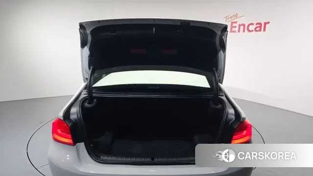 BMW 5 Series (G30) id 3505469 из Кореи 11