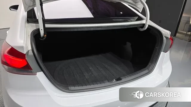 Hyundai Avante AD id 3568535 из Кореи 11