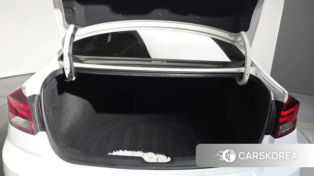 Hyundai The New Avante AD id 3626621 из Кореи 11