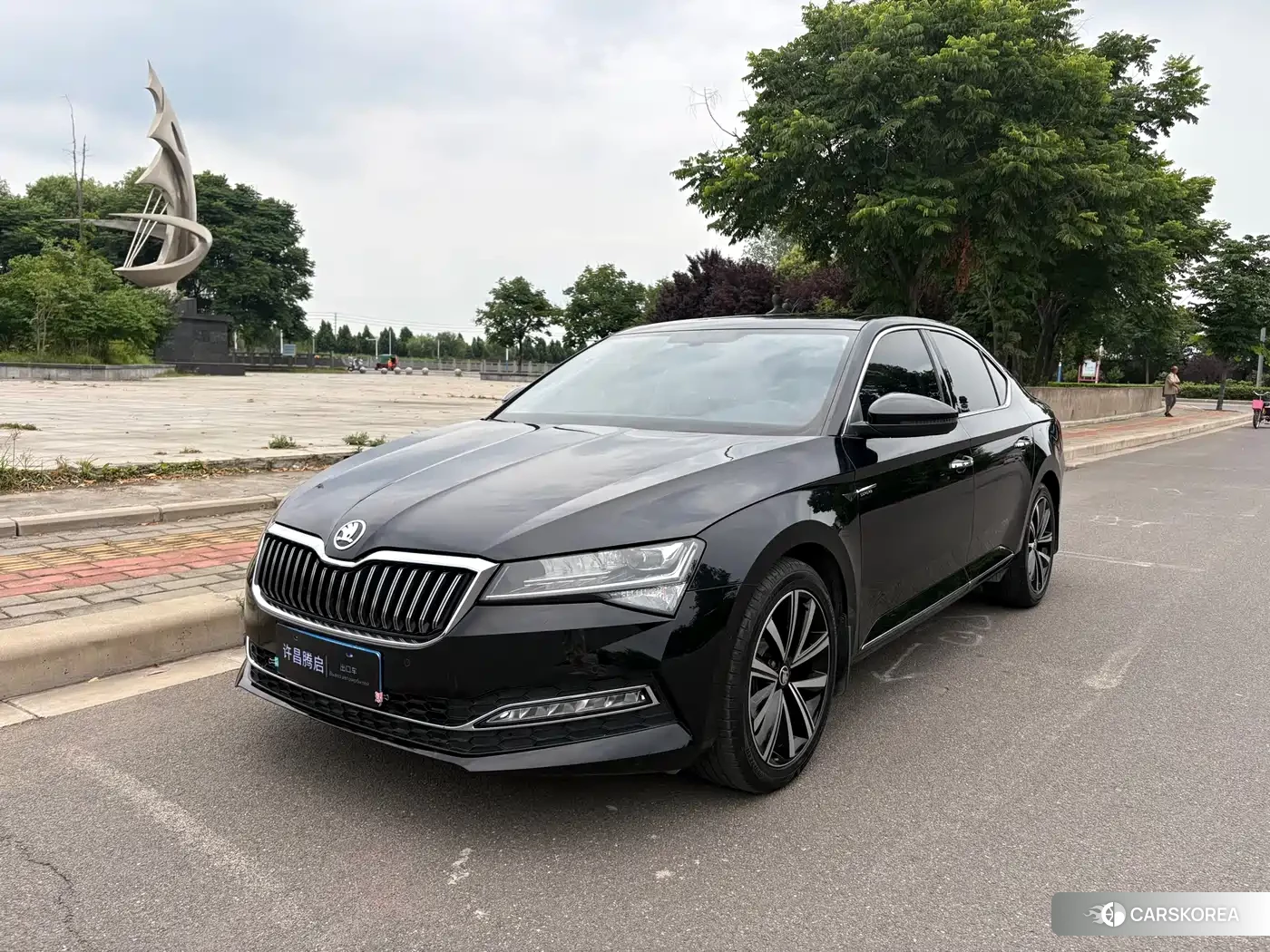 Skoda Superb id 4617039 из Китая 11
