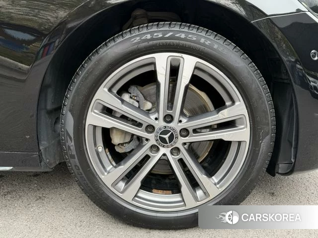 Mercedes-Benz E-class id 4300425 из Китая 11