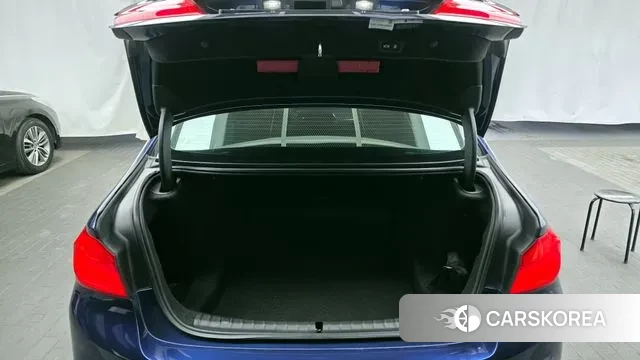 BMW 5 Series (G30) id 3598696 из Кореи 11