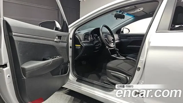 Hyundai Avante AD id 2692204 из Кореи 11