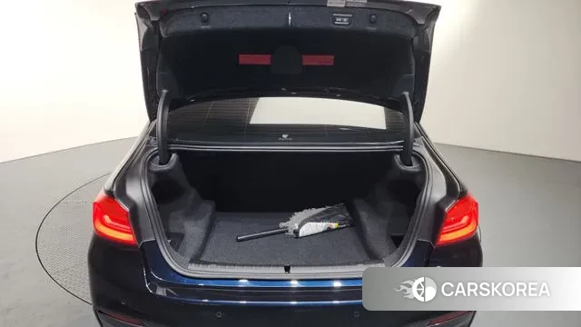 BMW 5 Series (G30) id 3449188 из Кореи 11