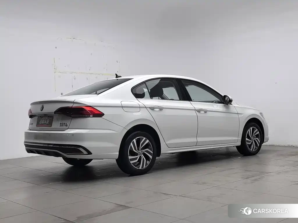 Volkswagen Bora id 4655187 из Китая 11