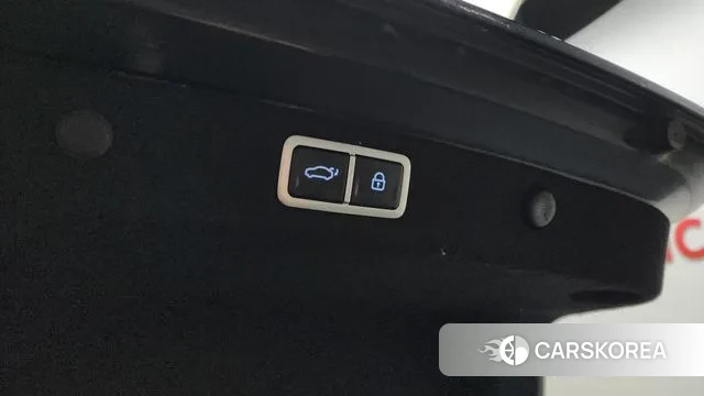 Hyundai Grandeur (GN7) id 3716596 из Кореи 11