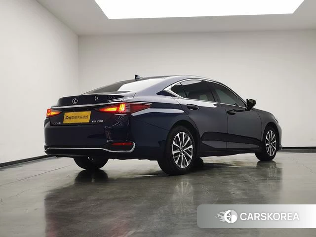 Lexus ES id 4348536 из Китая 11