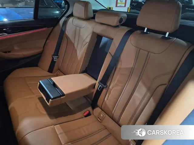 BMW 5 Series (G30) id 3018619 из Кореи 11