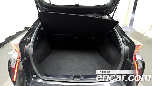 Toyota Prius 4th Generation id 2695047 из Кореи 11