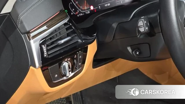 BMW 5 Series (G30) id 3367160 из Кореи 11