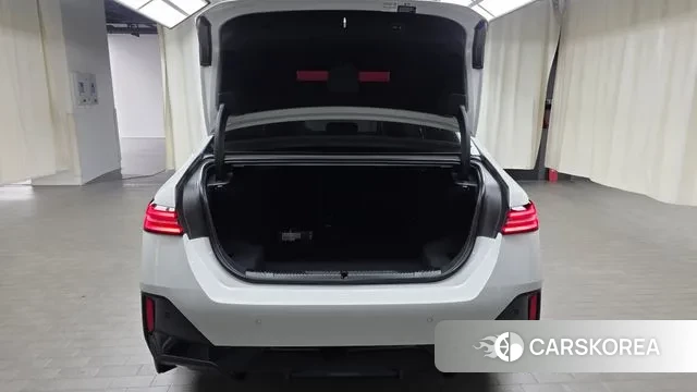 BMW 5 Series (G60) id 3554746 из Кореи 11