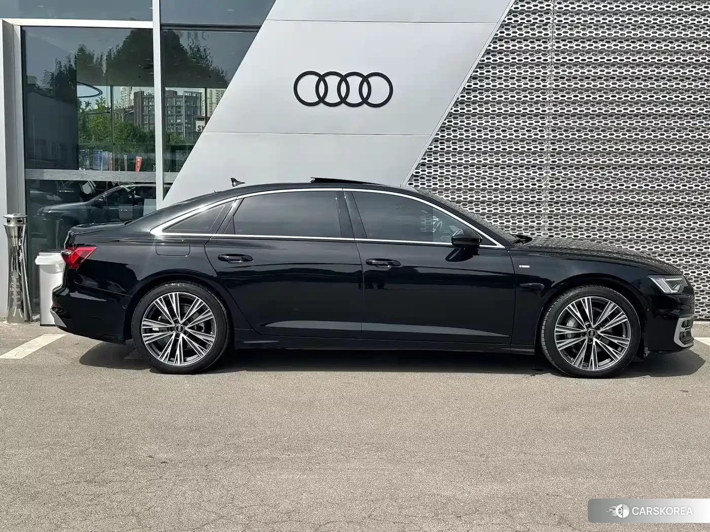 Audi A6L id 4545742 из Китая 11