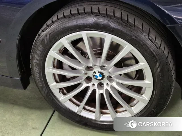 BMW 5 Series (G30) id 3616580 из Кореи 11