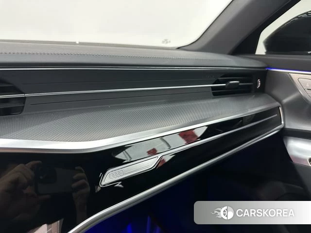 Audi A6L id 4275810 из Китая 11