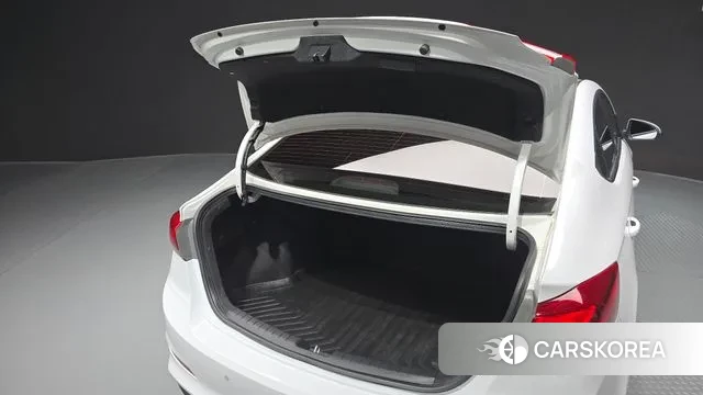 Hyundai Avante AD id 3608276 из Кореи 11