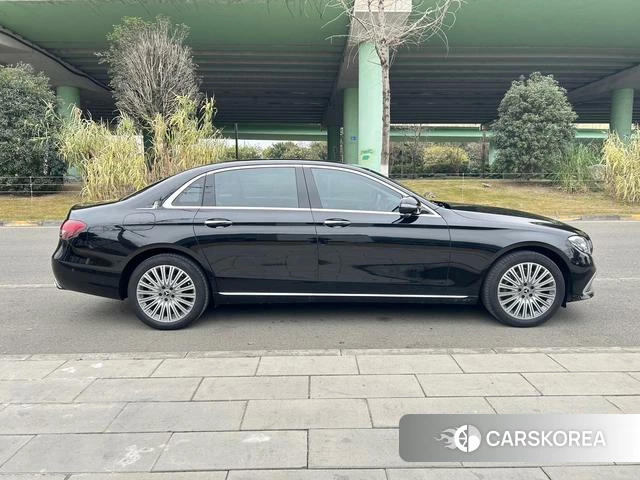 Mercedes-Benz E-class id 4264909 из Китая 11