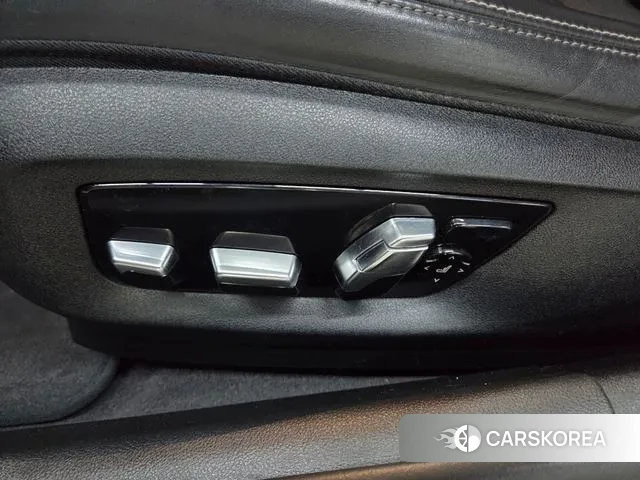 BMW 5 Series (G30) id 3778068 из Кореи 11