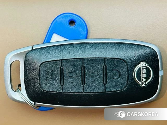 Nissan Exploring the land id 4261259 из Китая 11