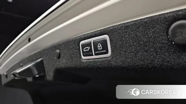 Hyundai Grandeur (GN7) id 3769967 из Кореи 11